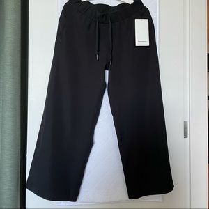Lululemon on the fly 7/8 WL Pant(Woven) Size 6